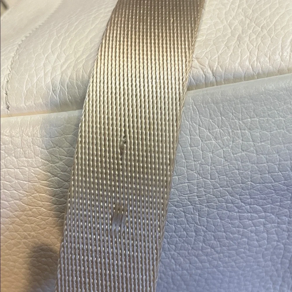 MICHAEL KORS MINI Cream beautiful Leather Backpack with Chain Detail EUC!! - Picture 7 of 8